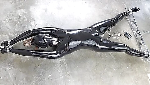 Rubber-bound Girl In Electro Play Rubber-bound Girl In Electro Play